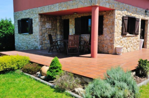 Charming house in Albuerne with fenced garden